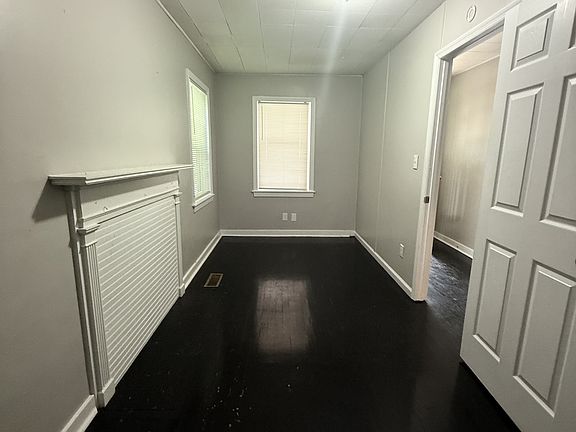 3rd image of 332 Woodward Rd
