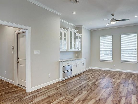 5th image of 4410 Breakwood Dr
