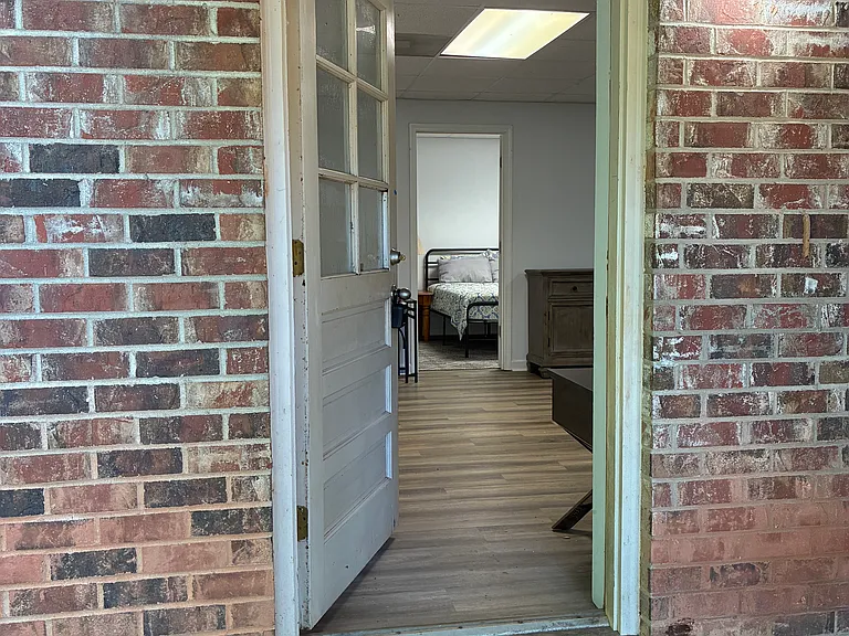 140 Riverdale Dr #B — Photo 5