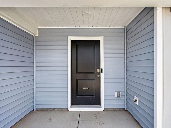 4th image of 272 Blue Haw Dr