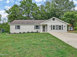 32 Rhododendron Cir, Crossville, TN 38555