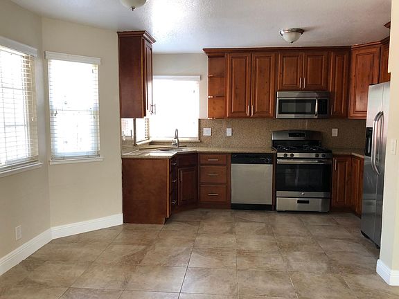 2nd image of 3420 Briar Ln