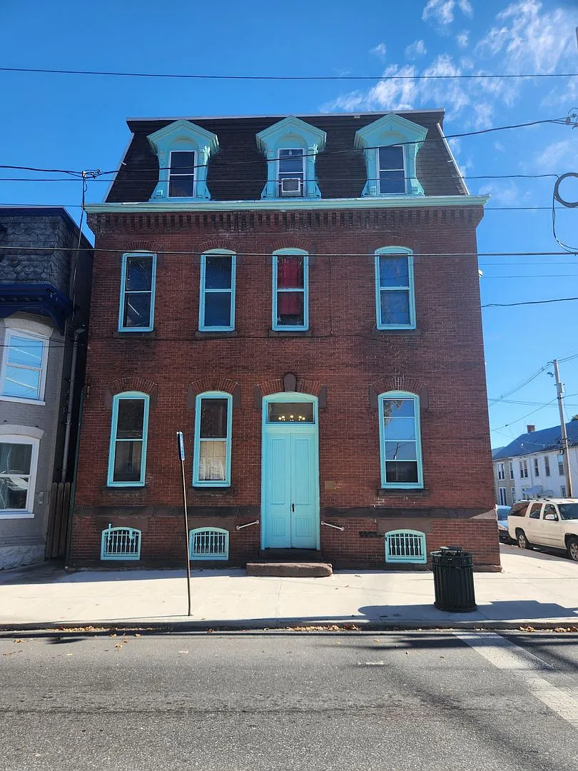 280 S. Main Street — Photo 1