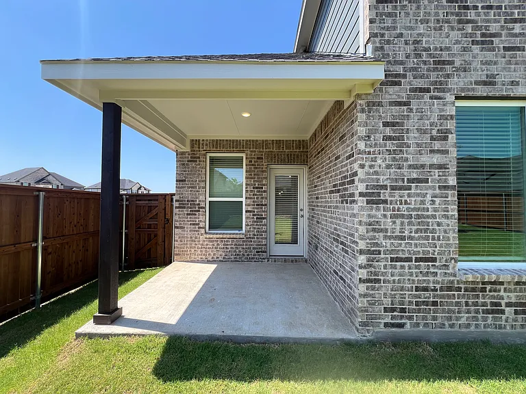 16108 Hidden Cove Dr — Photo 40