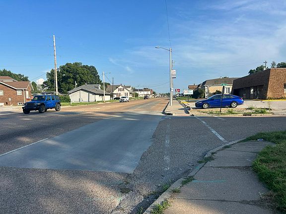 4th image of 5100 W Main St