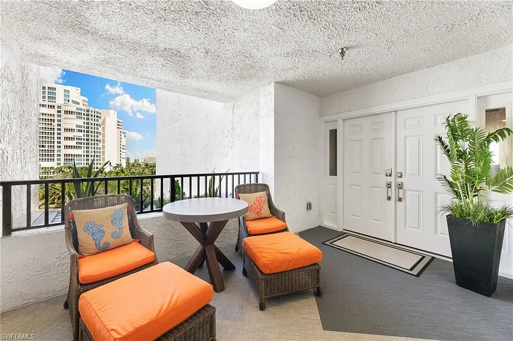 3 bed, 3.0 bath, 2500 sqft, $18,000 — Photo 2