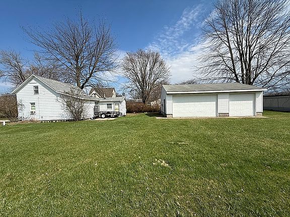 3rd image of 215 Redman Rd