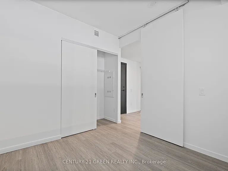 689 The Queensway #216 — Photo 18