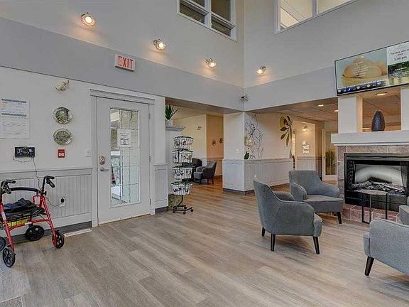 4th image of 10402 S 111th St #226
