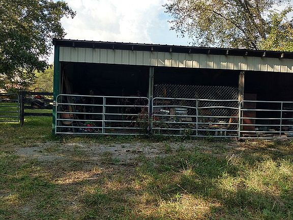 5th image of 1525 Harkreader Rd
