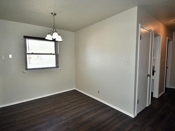 5th image of 1209 Charleston Ct