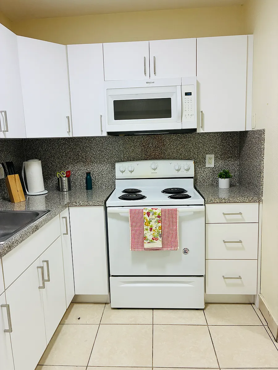 Building Photo - 275 NW 190th St #1