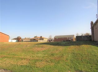 McKinley Dr, Follansbee, WV 26037