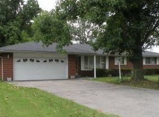 4 Fairlane Dr, Collinsville, IL 62234