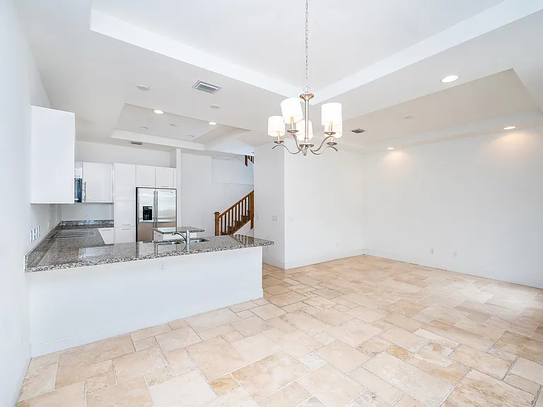 5157 NW 85th Ave — Photo 5