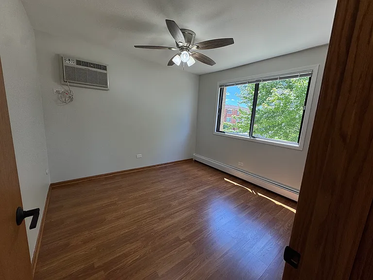 10425 Mayfield Ave #2W — Photo 14