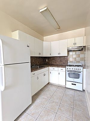 4th image of 42-43 147th St #3B