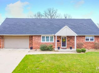 1812 Valencia Pl, Pekin, IL