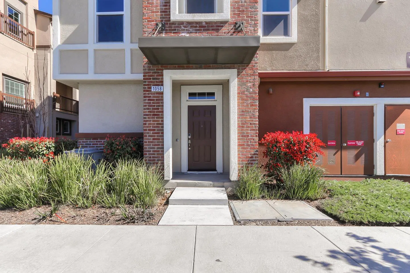 4 bed, 3.5 bath, 1851 sqft, $4,800 — Photo 1