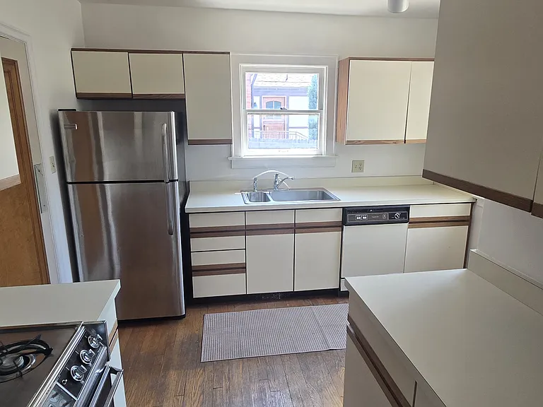 1269 Dexter St — Photo 9