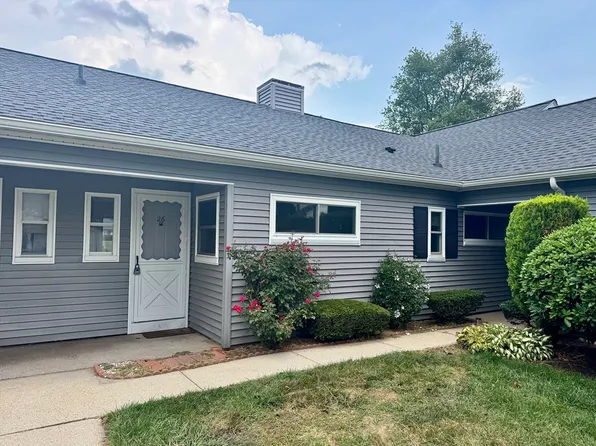 26 Horseshoe Dr Unit 6149C, Chicopee, MA 01022