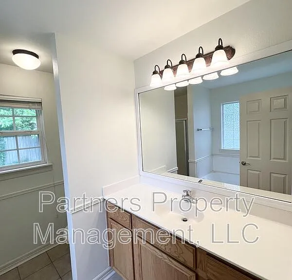 1257 Fox Run Ln — Photo 9