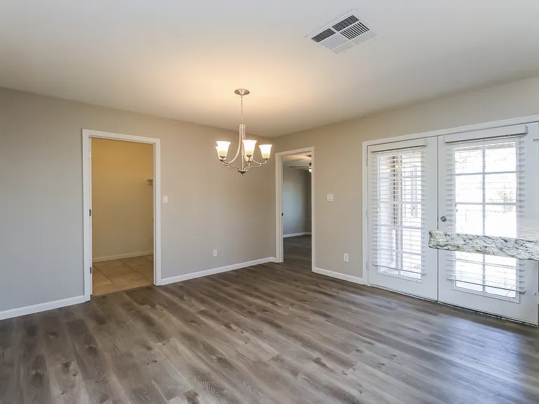 5716 S Roberts Rd — Photo 7