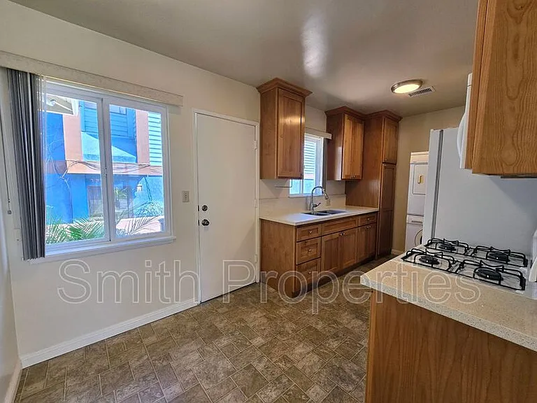 2601 Gates Ave #C — Photo 14