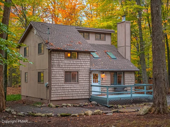 165 Ridge Rd, Pocono Lake, PA 18347