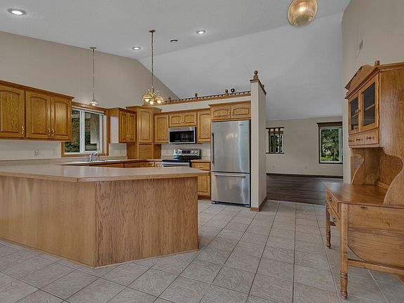 2nd image of 1812 Maple Ln