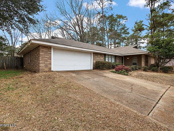 3rd image of 43 Stonegate Dr