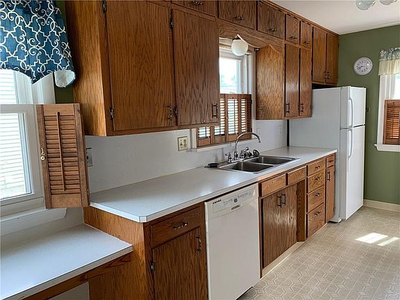 5th image of 1330 Avenue E
