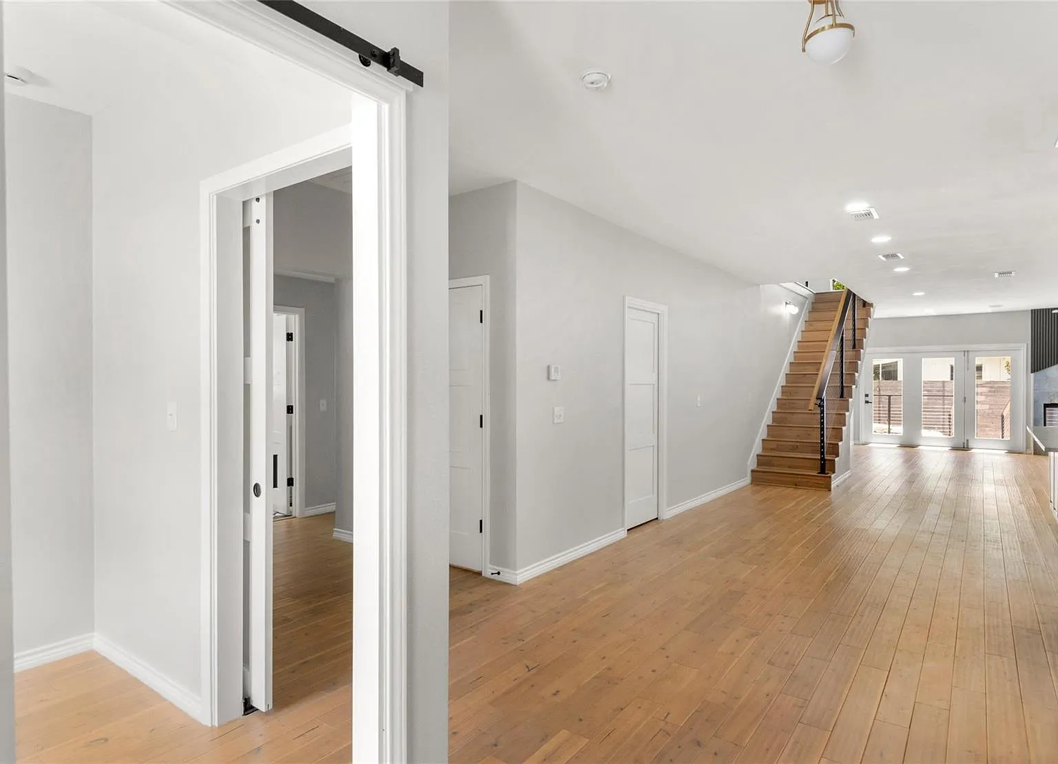 3 bed, 2.5 bath, 2234 sqft, $5,950 — Photo 4