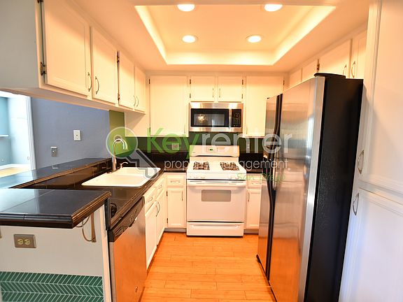 5th image of 309 N Melrose Dr Unit B
