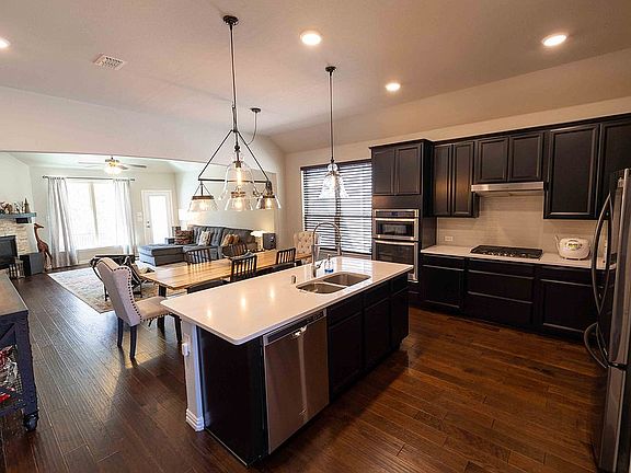 3rd image of 1101 Tollcross Dr
