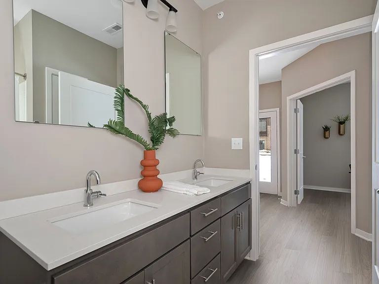 Bathroom to Den Layout at Vicinity
