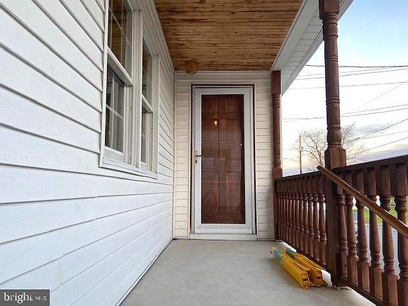 3rd image of 118-120 W Rhume St