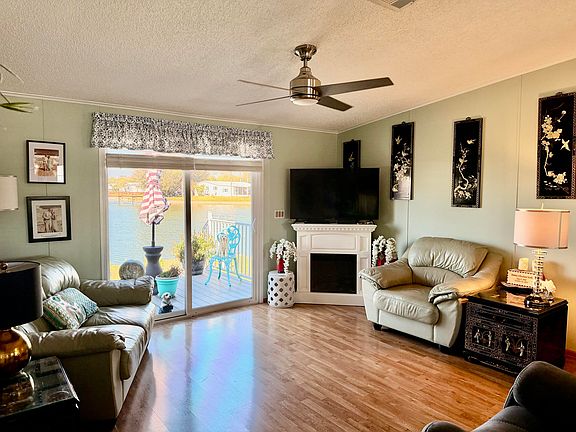 4th image of 1692 SW 35th Circle