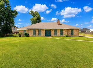 1601 Beau Chene St, Westlake, LA 70669