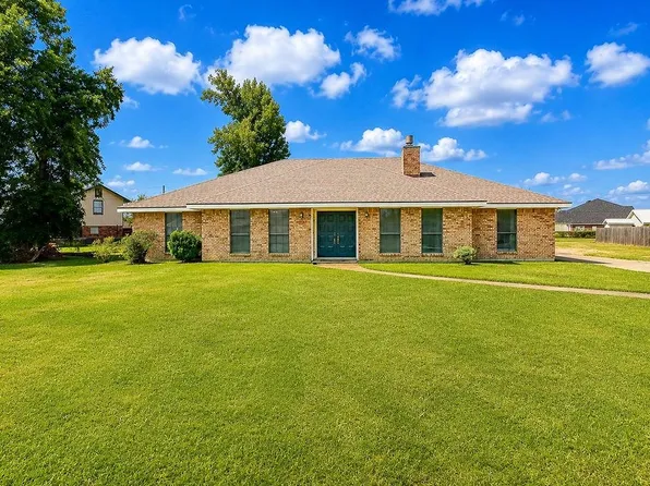 1601 Beau Chene St, Westlake, LA 70669