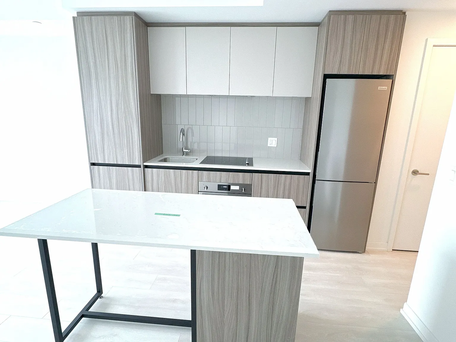 1 bed, $2,300 — Photo 4