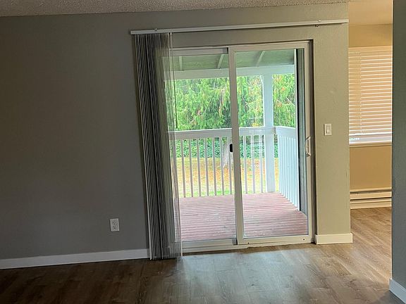 4th image of 3806 22nd Ave SE #B