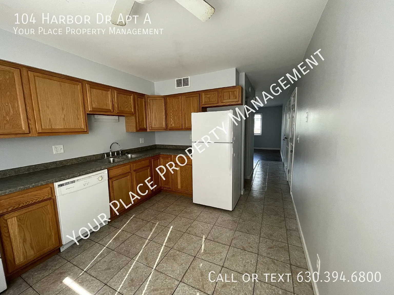 Freshly Painted 2BR, 1BA in Marina Terrace! — Photo 3