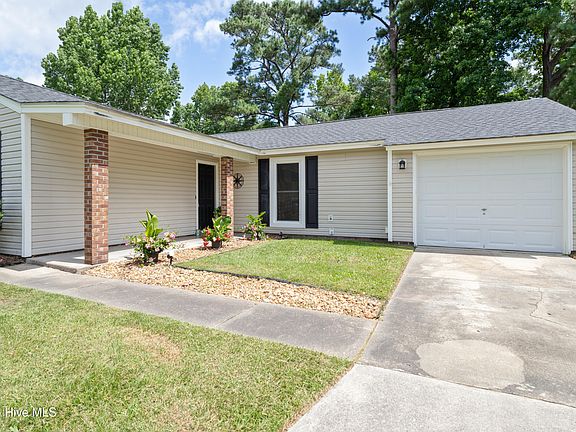3rd image of 103 Woodside Court