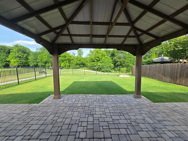 1512 Springtree Dr — Photo 30