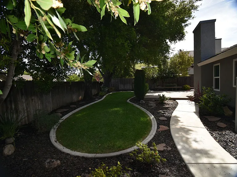 301 Willowood Ct — Photo 14