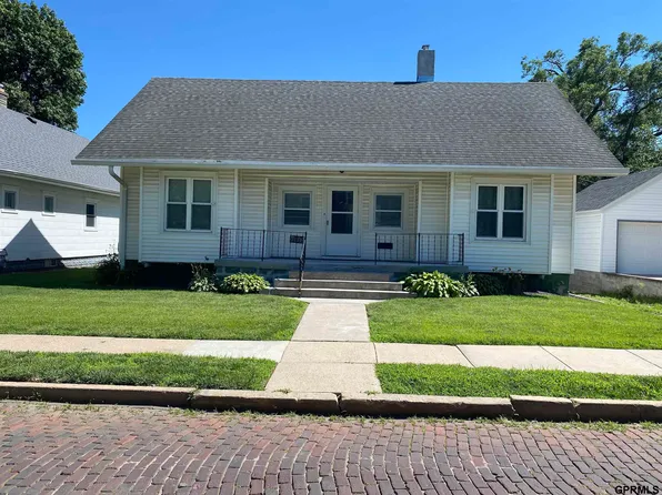3309 Arbor St, Omaha, NE 68105