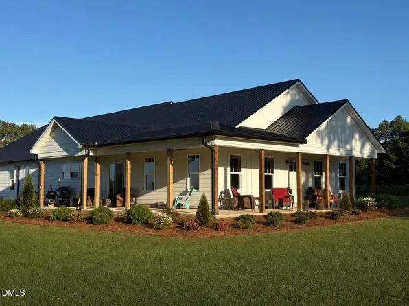 202 Grays Ln, Angier, NC 27501