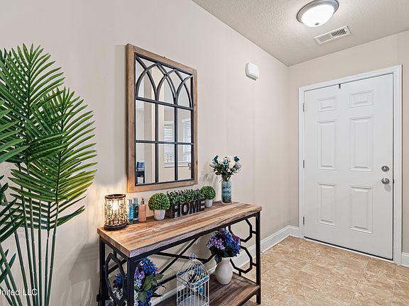 4th image of 7952 Allenwood Ln