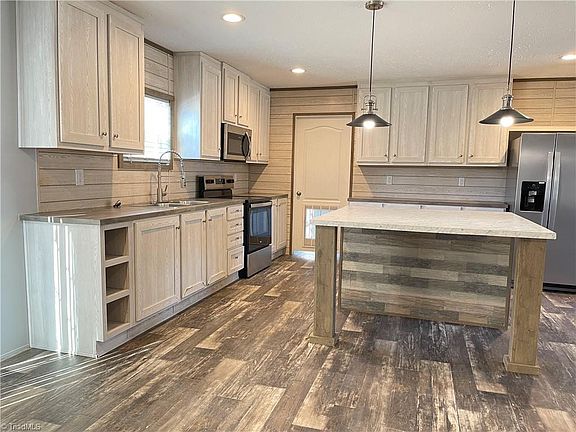 4th image of 159 N Eagle Ln